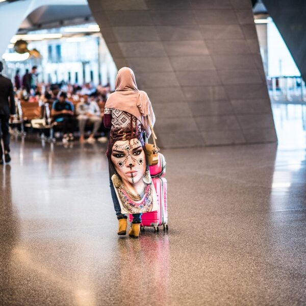 woman, doha, qatar, arab, colorful, airport, hamad international airport, doha, qatar, qatar, qatar, qatar, qatar